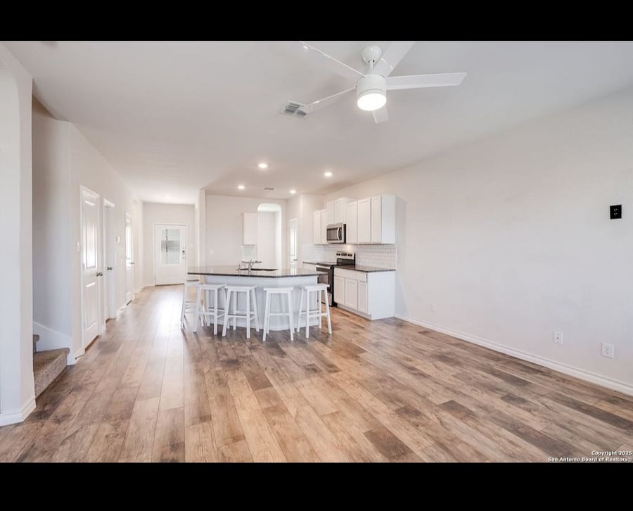 Furnished Finder property 999582_1 photo 3