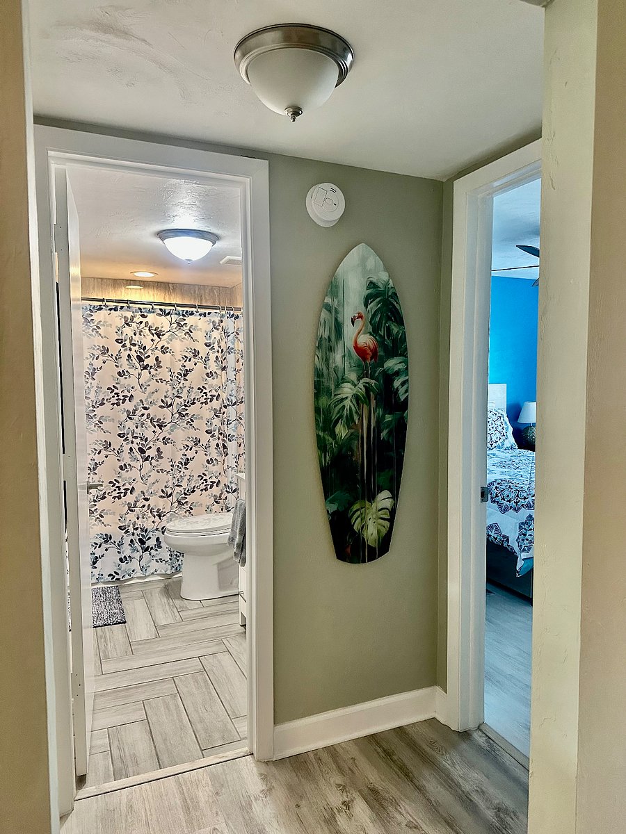 Bathroom adjacent to second bedroom
