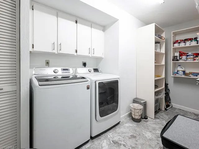 Utility Room - washer and dryer