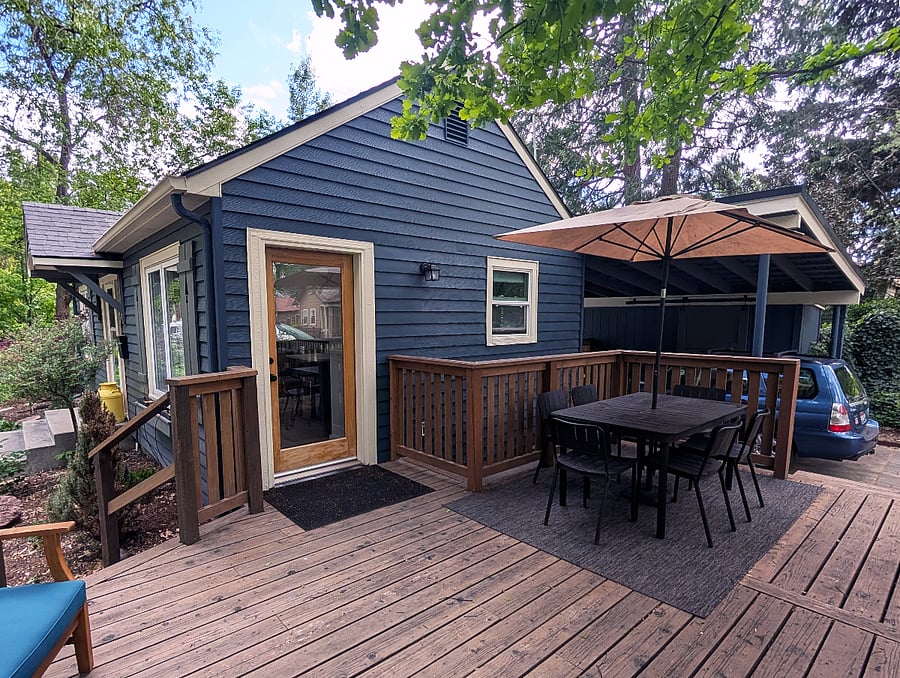 Side deck with dining table
