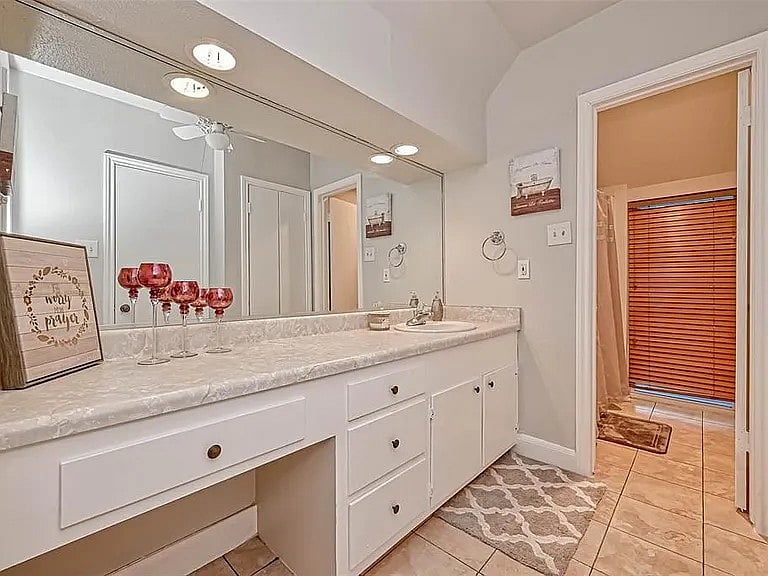 Furnished Finder property 999738_1 photo 11