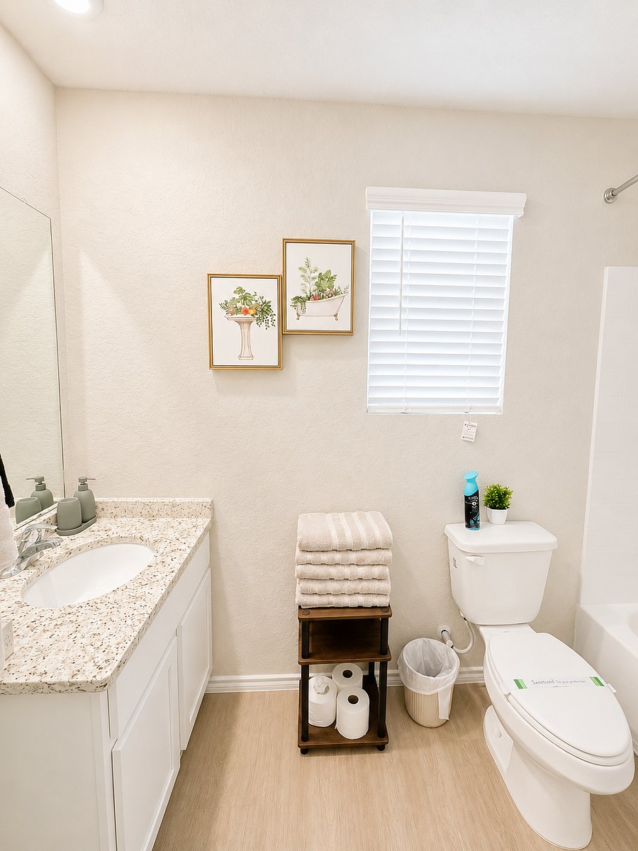 Full bathroom 2 with tub and shower combo