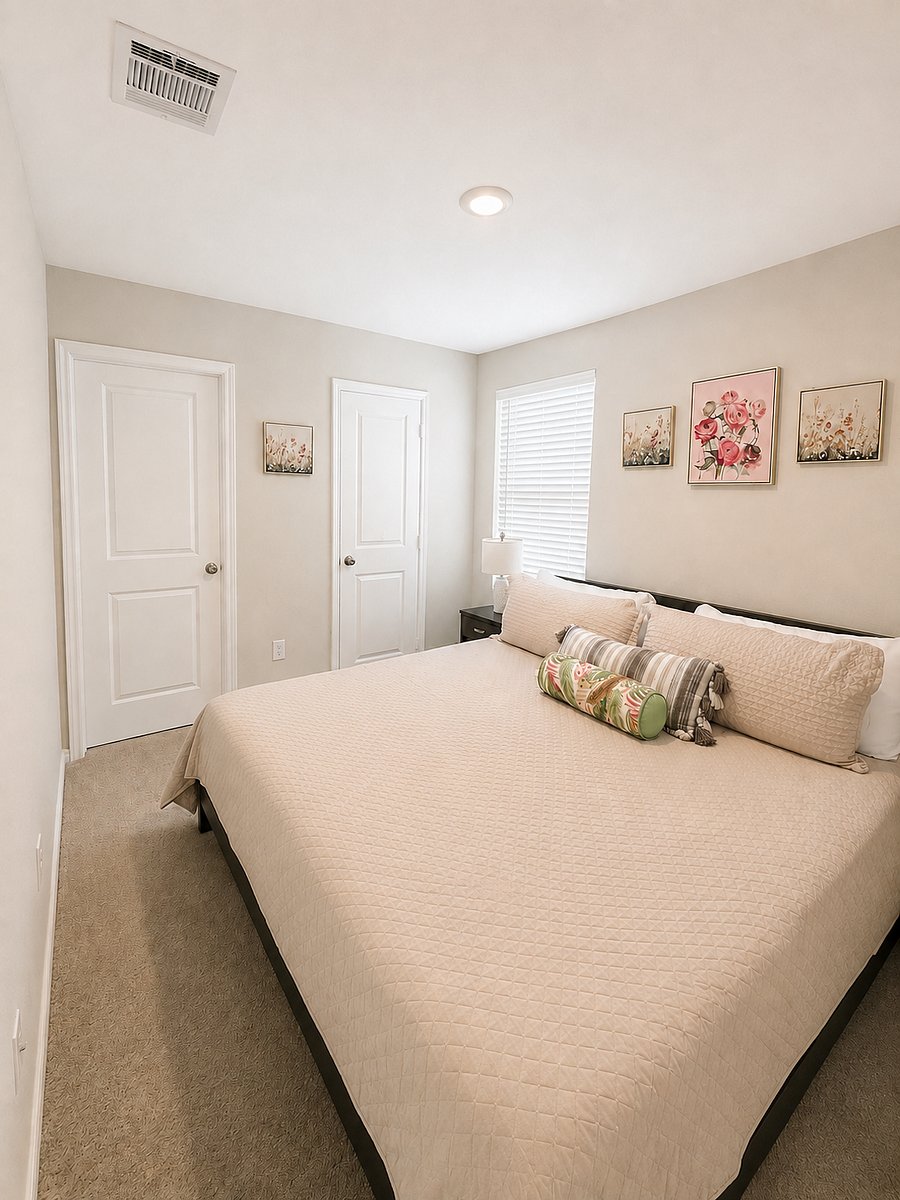 Bedroom 3 - Spacious King bedroom with comfortable bedding