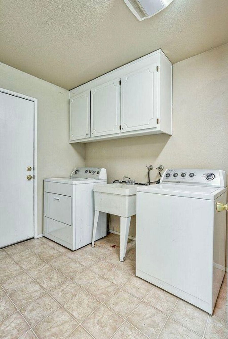 Furnished Finder property 999767_1 photo 17