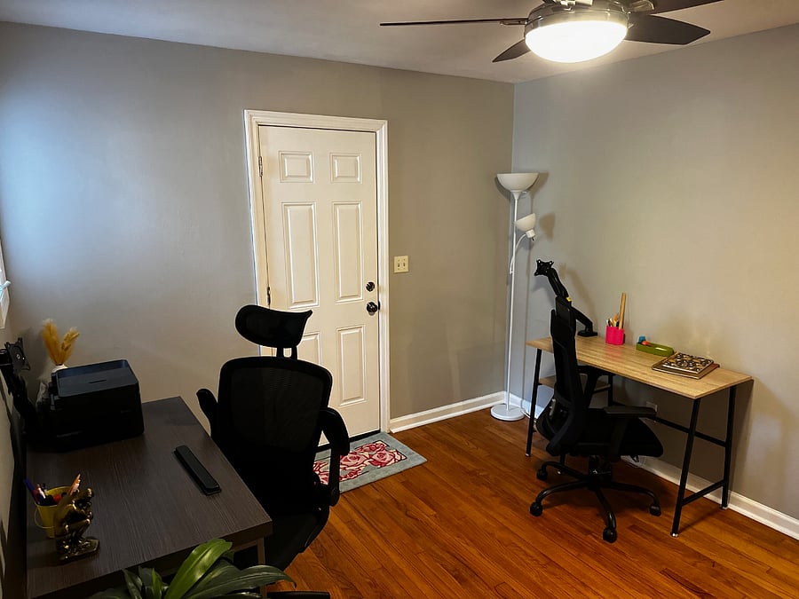 Den comes with only one desk, not two as seen in the picture.