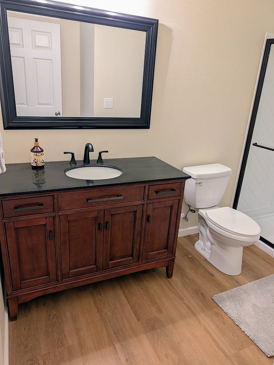 2nd floor bathroom