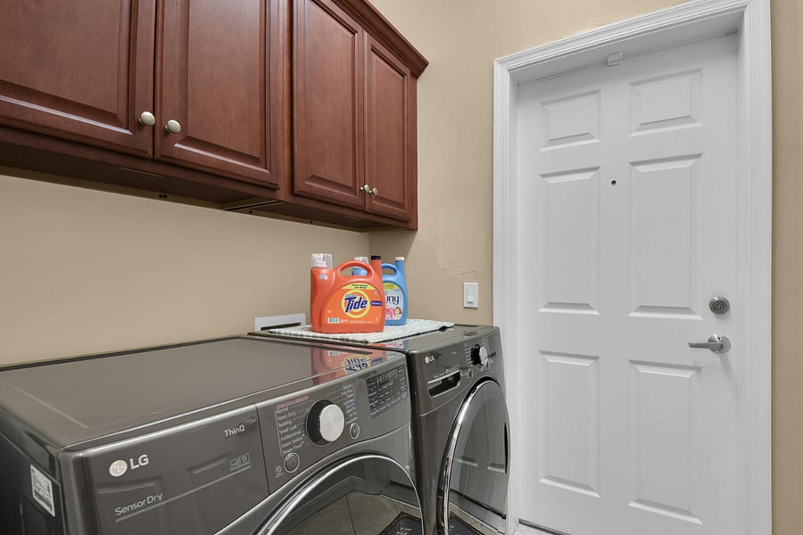 Furnished Finder property 999855_1 photo 32