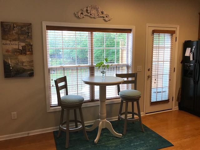 Breakfast Nook 
