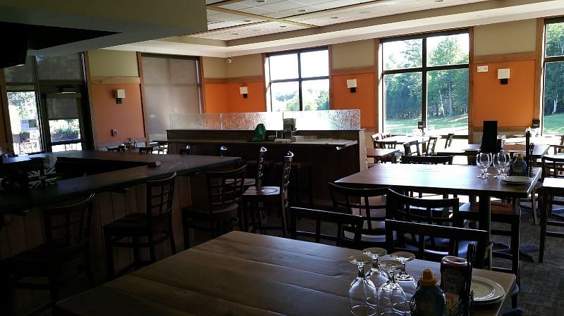 Pub/Restaurant at 1st hole, Eastman golf course (within walking distance from house)