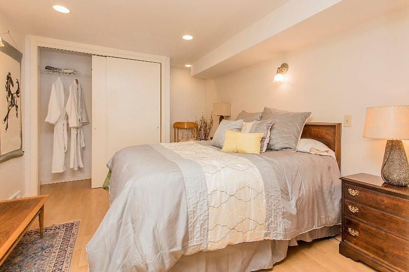 1st Bedroom- Queen Bed with Nightstands and closet