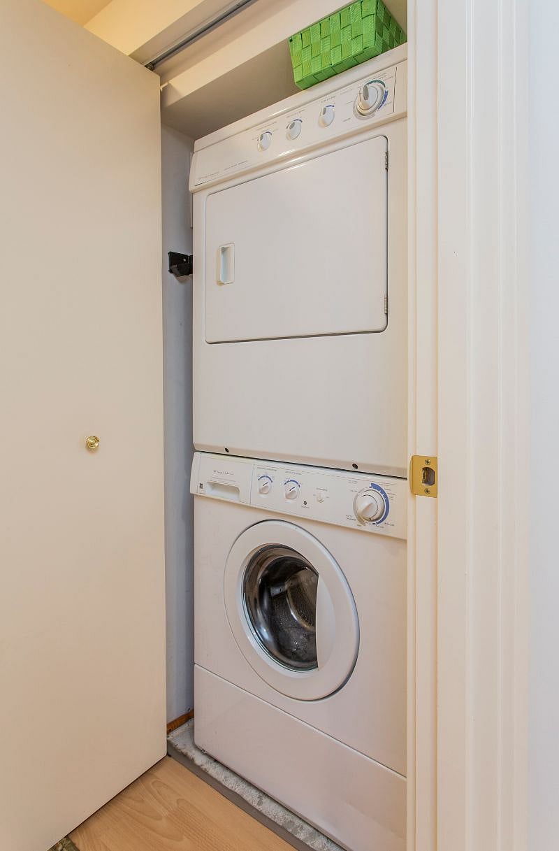 Washer/Dryer in unit.