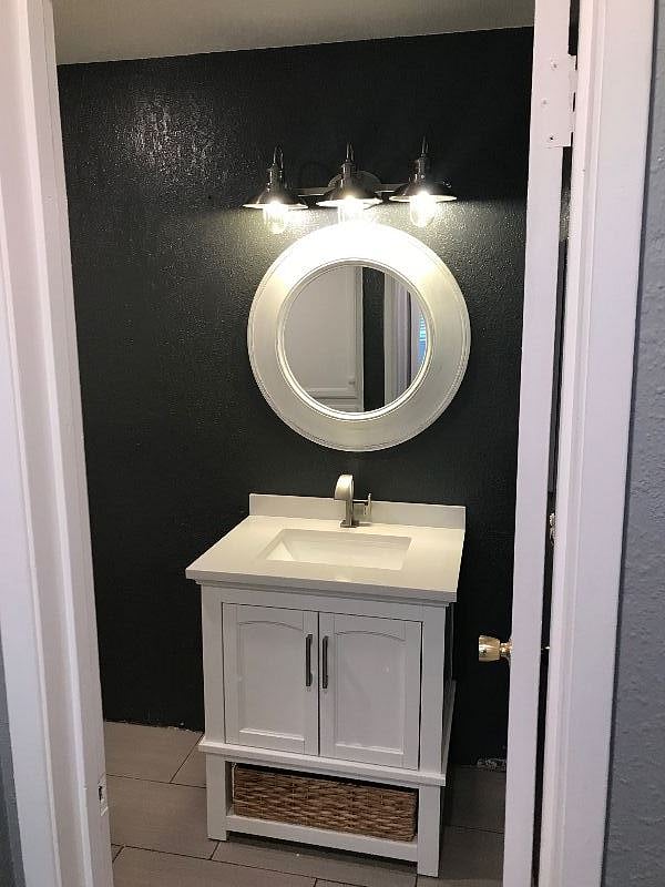 Bathroom vanity